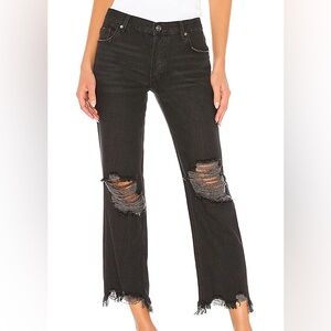 FREE PEOPLE X WE THE FREE• Women’s “Maggie” Distressed Jean Size 27
